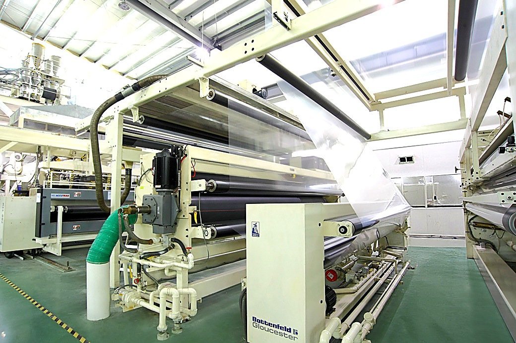 Cast film extrusion line running PE, mono-material and barrier structures